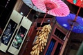 位于:专题活动-2013贵州白房子之旅摄影活动油纸伞[2013/5/7]